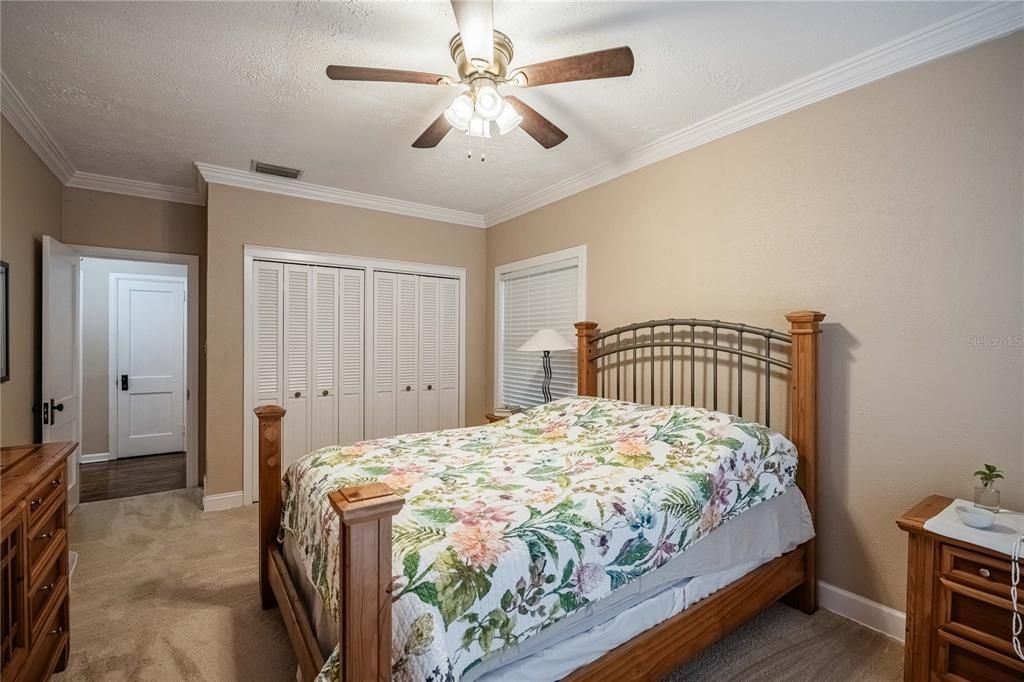 На продажу: $314,900 (2 спален, 1 ванн, 1258 Квадратных фут)