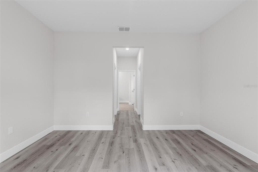 На продажу: $289,990 (4 спален, 2 ванн, 1845 Квадратных фут)