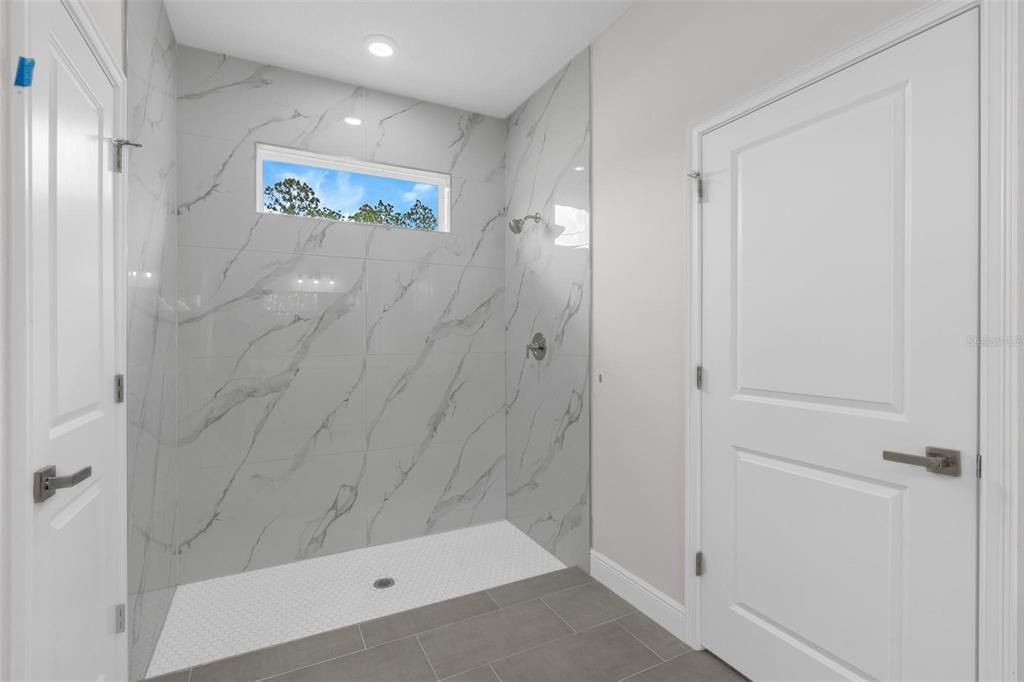 На продажу: $289,990 (4 спален, 2 ванн, 1845 Квадратных фут)