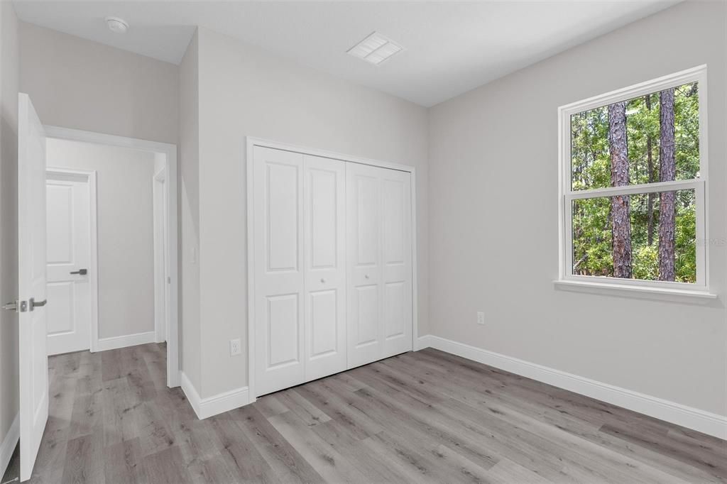 На продажу: $289,990 (4 спален, 2 ванн, 1845 Квадратных фут)