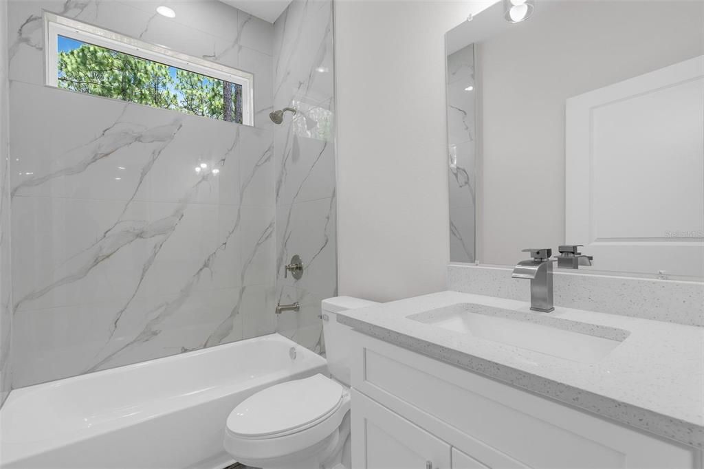 На продажу: $289,990 (4 спален, 2 ванн, 1845 Квадратных фут)