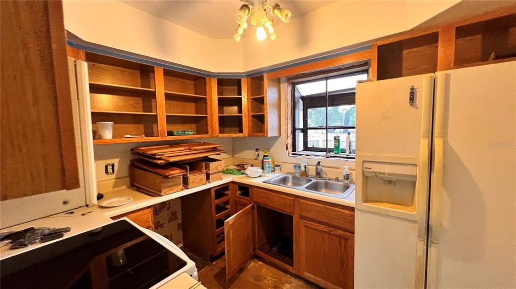 Activo con contrato: $285,000 (3 camas, 2 baños, 1497 Pies cuadrados)
