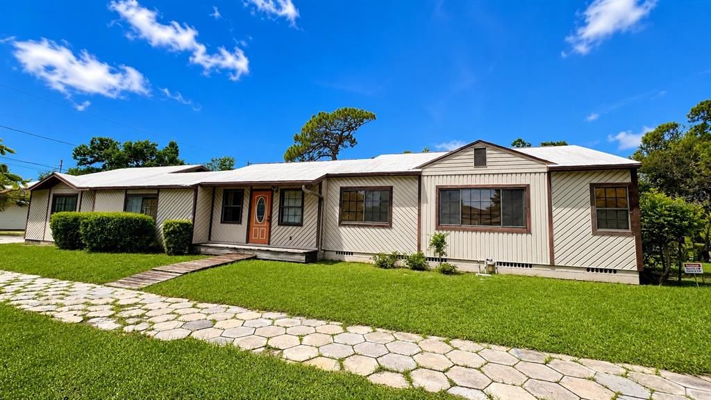Activo con contrato: $285,000 (3 camas, 2 baños, 1497 Pies cuadrados)