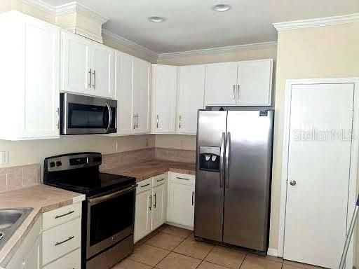 For Rent: $1,800 (3 beds, 2 baths, 1360 Square Feet)