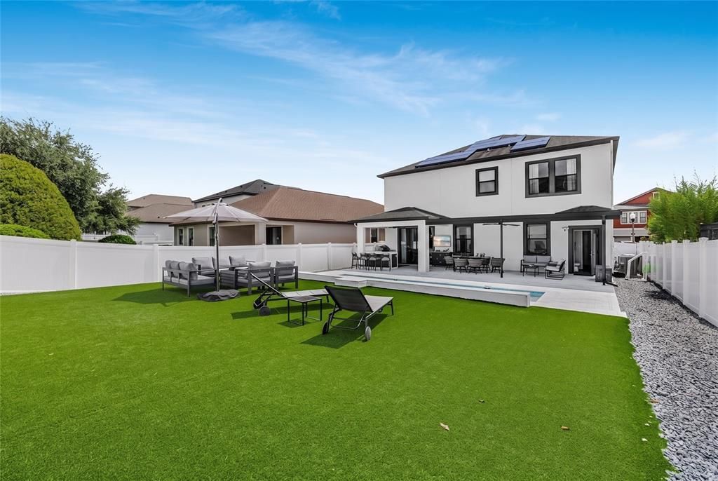 En Venta: $859,000 (4 camas, 2 baños, 2990 Pies cuadrados)
