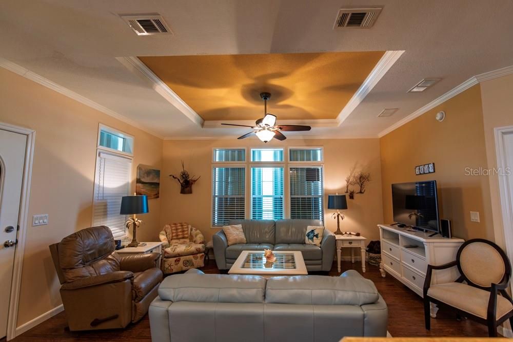 En Venta: $275,000 (3 camas, 2 baños, 1428 Pies cuadrados)
