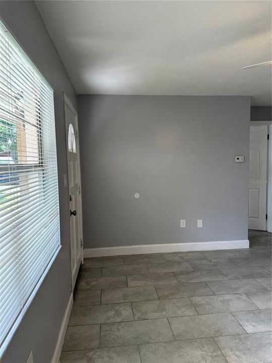 В аренду: $1,295 (2 спален, 1 ванн, 700 Квадратных фут)