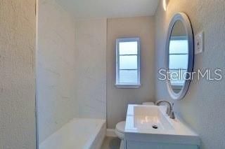 В аренду: $2,400 (3 спален, 2 ванн, 1055 Квадратных фут)