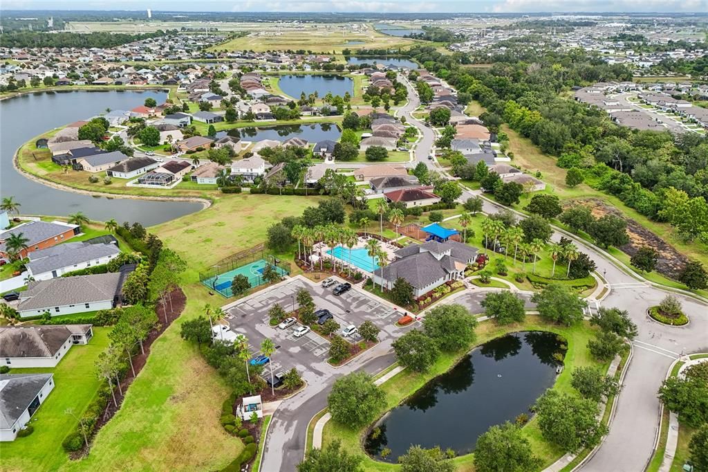 На продажу: $625,000 (5 спален, 3 ванн, 2599 Квадратных фут)