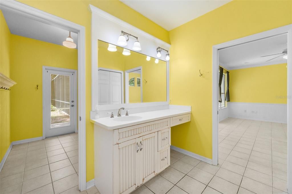 En Venta: $985,000 (5 camas, 4 baños, 3890 Pies cuadrados)