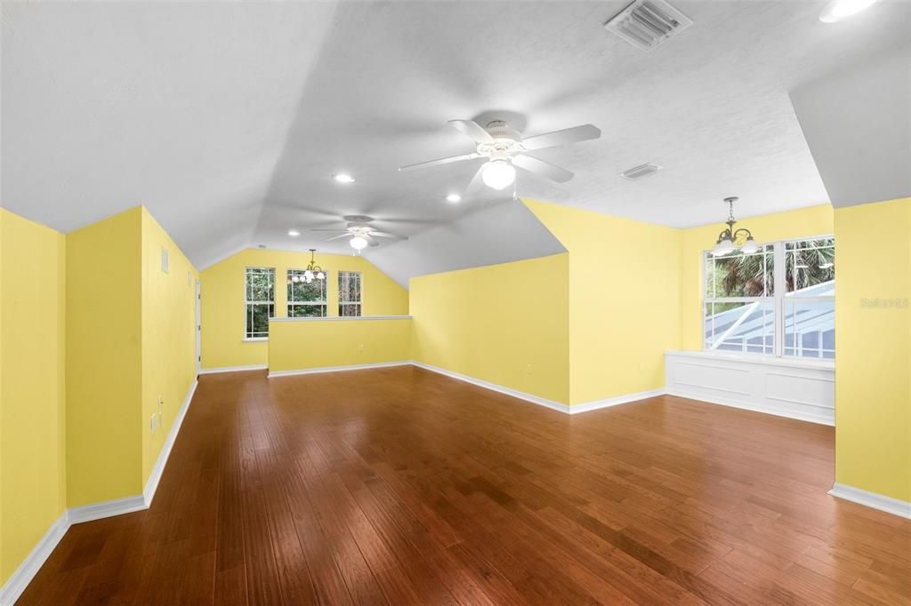 En Venta: $985,000 (5 camas, 4 baños, 3890 Pies cuadrados)
