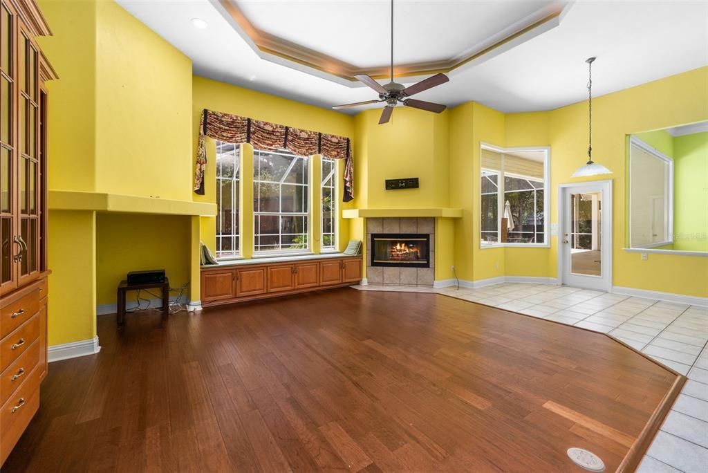 En Venta: $985,000 (5 camas, 4 baños, 3890 Pies cuadrados)