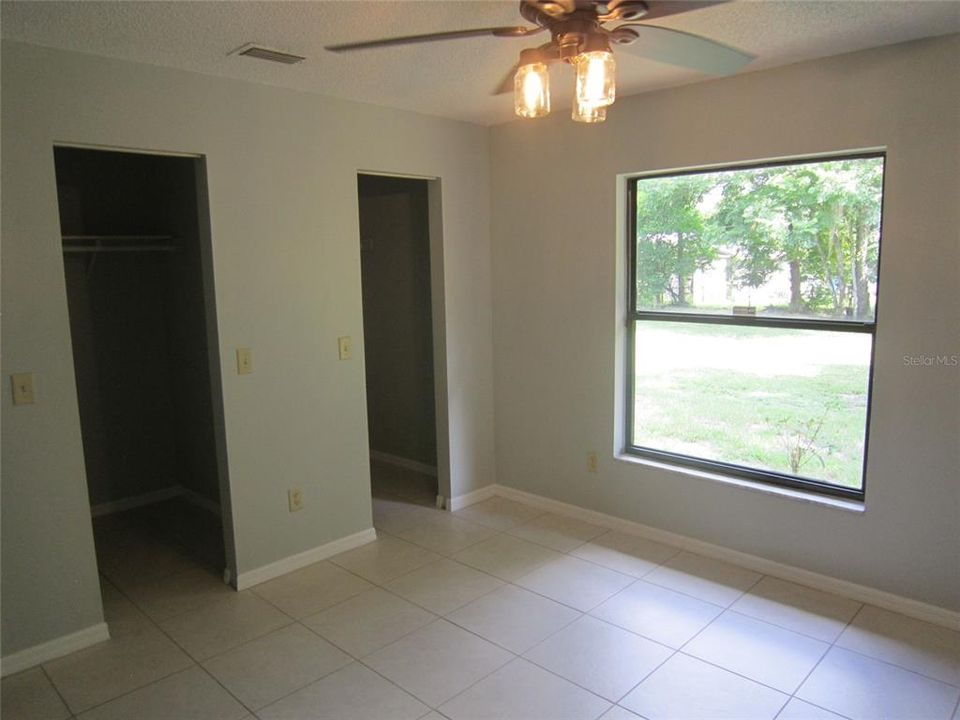 Active With Contract: $225,000 (2 beds, 1 baths, 1008 Square Feet)