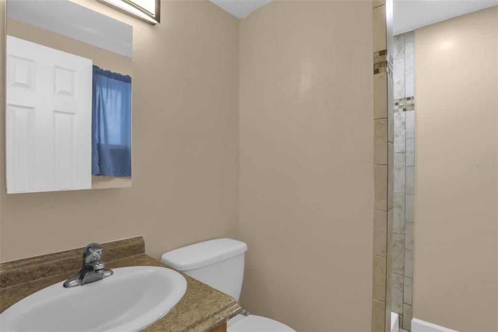 En Venta: $330,000 (3 camas, 2 baños, 1076 Pies cuadrados)