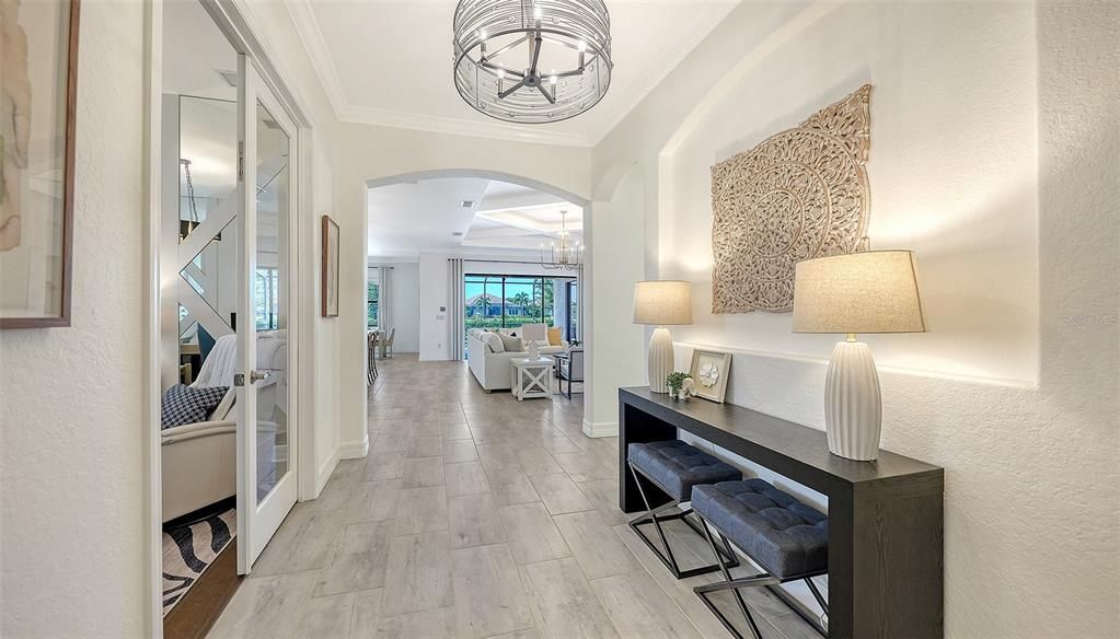 En Venta: $1,040,000 (3 camas, 3 baños, 2427 Pies cuadrados)
