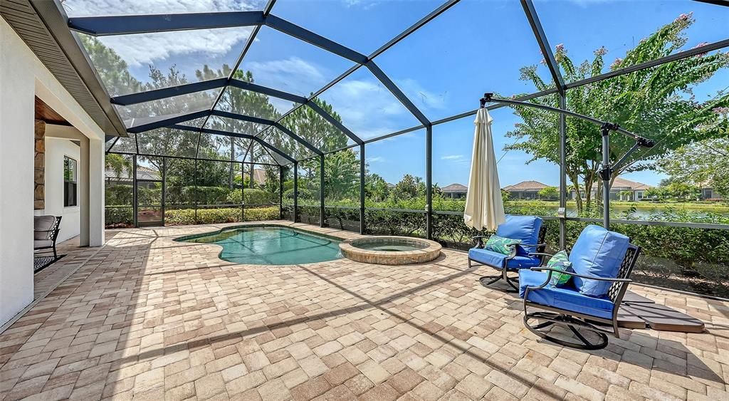 En Venta: $1,040,000 (3 camas, 3 baños, 2427 Pies cuadrados)