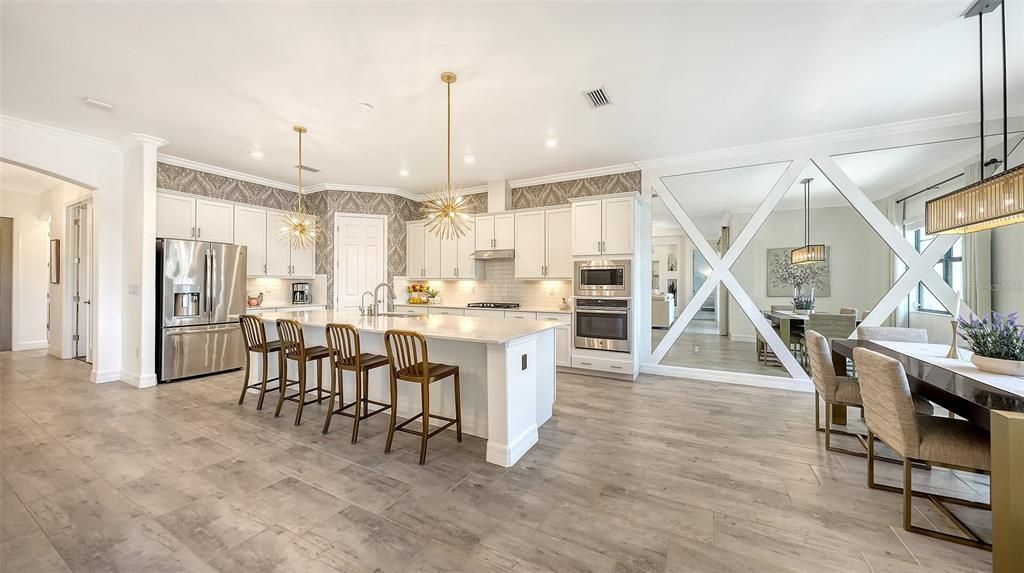 En Venta: $1,040,000 (3 camas, 3 baños, 2427 Pies cuadrados)