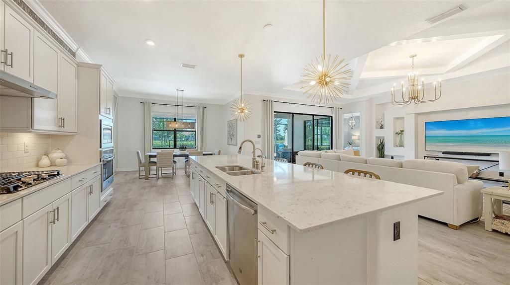 En Venta: $1,040,000 (3 camas, 3 baños, 2427 Pies cuadrados)