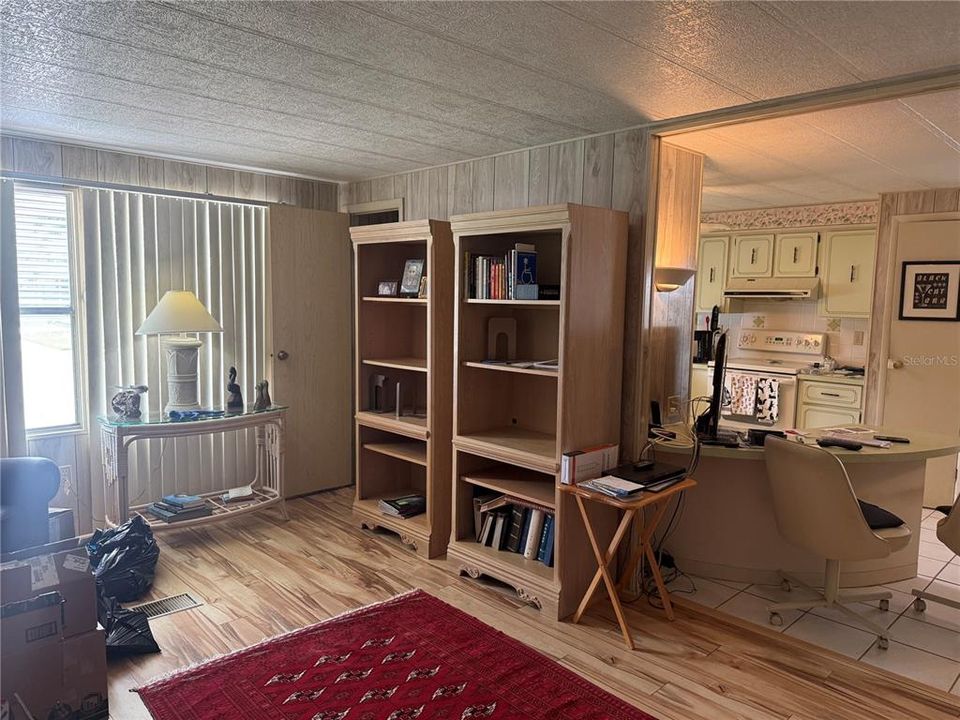 For Sale: $219,000 (2 beds, 2 baths, 1104 Square Feet)