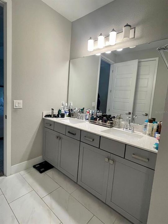 For Rent: $3,700 (4 beds, 3 baths, 2300 Square Feet)