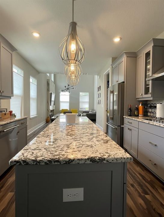 For Rent: $3,700 (4 beds, 3 baths, 2300 Square Feet)