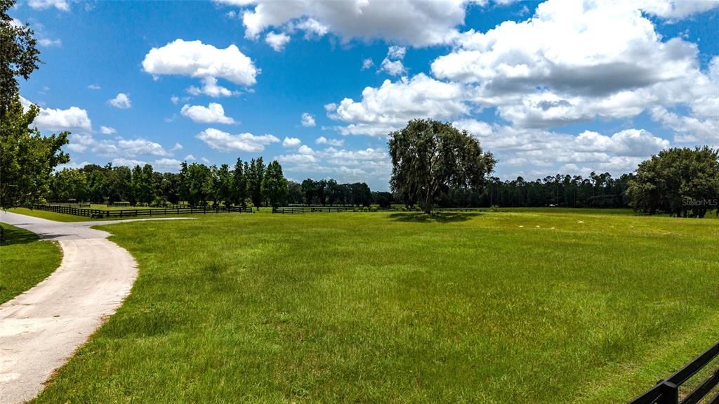 En Venta: $753,500 (15.07 acres)