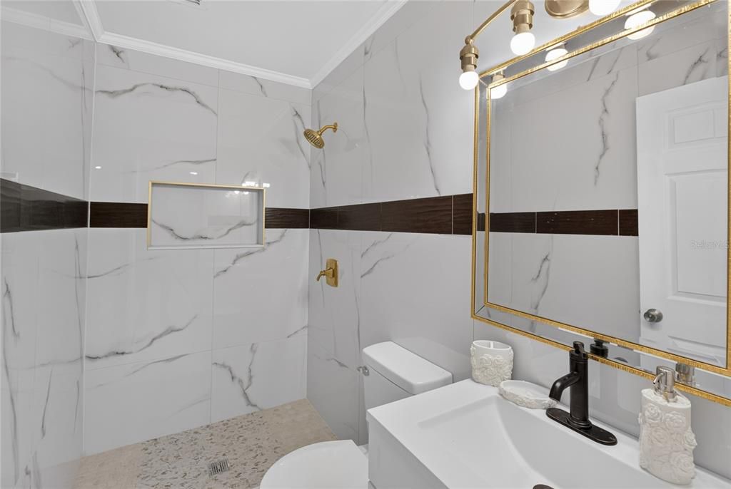 На продажу: $249,900 (2 спален, 2 ванн, 952 Квадратных фут)