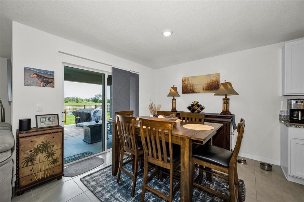 На продажу: $369,900 (4 спален, 2 ванн, 1846 Квадратных фут)