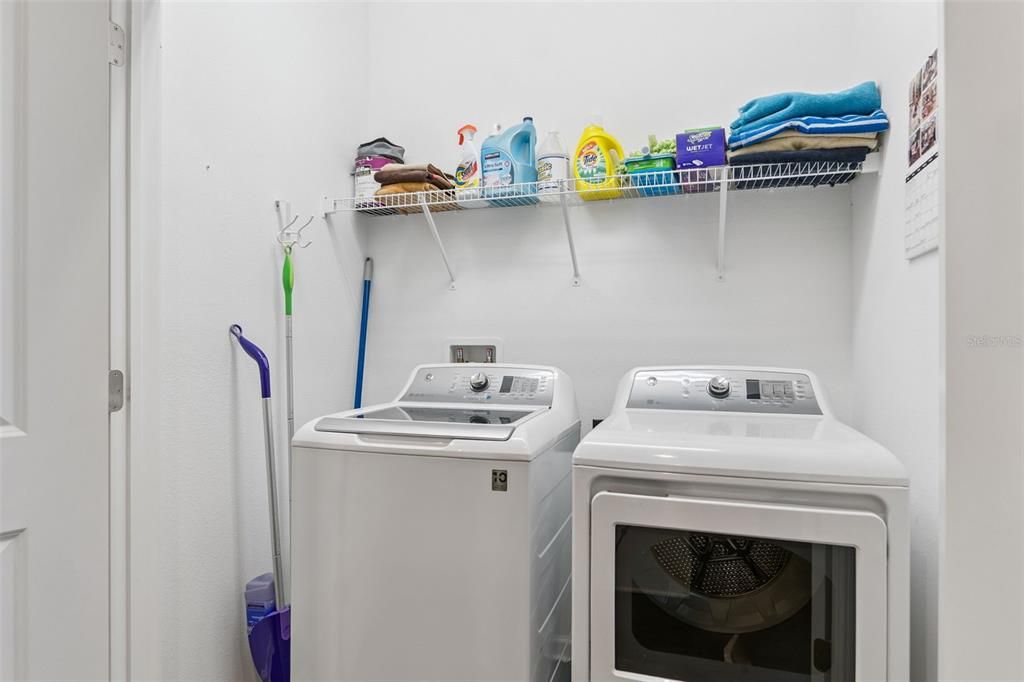 На продажу: $365,000 (3 спален, 2 ванн, 1777 Квадратных фут)