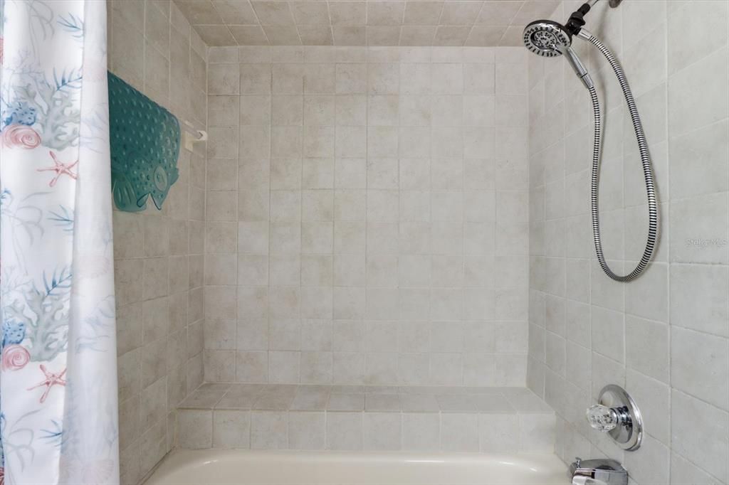 En Venta: $333,900 (3 camas, 2 baños, 1447 Pies cuadrados)