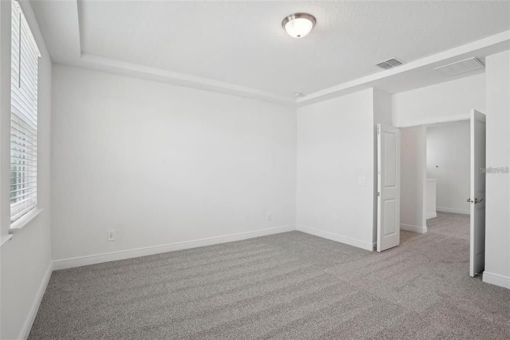 Activo con contrato: $2,950 (3 camas, 2 baños, 1788 Pies cuadrados)