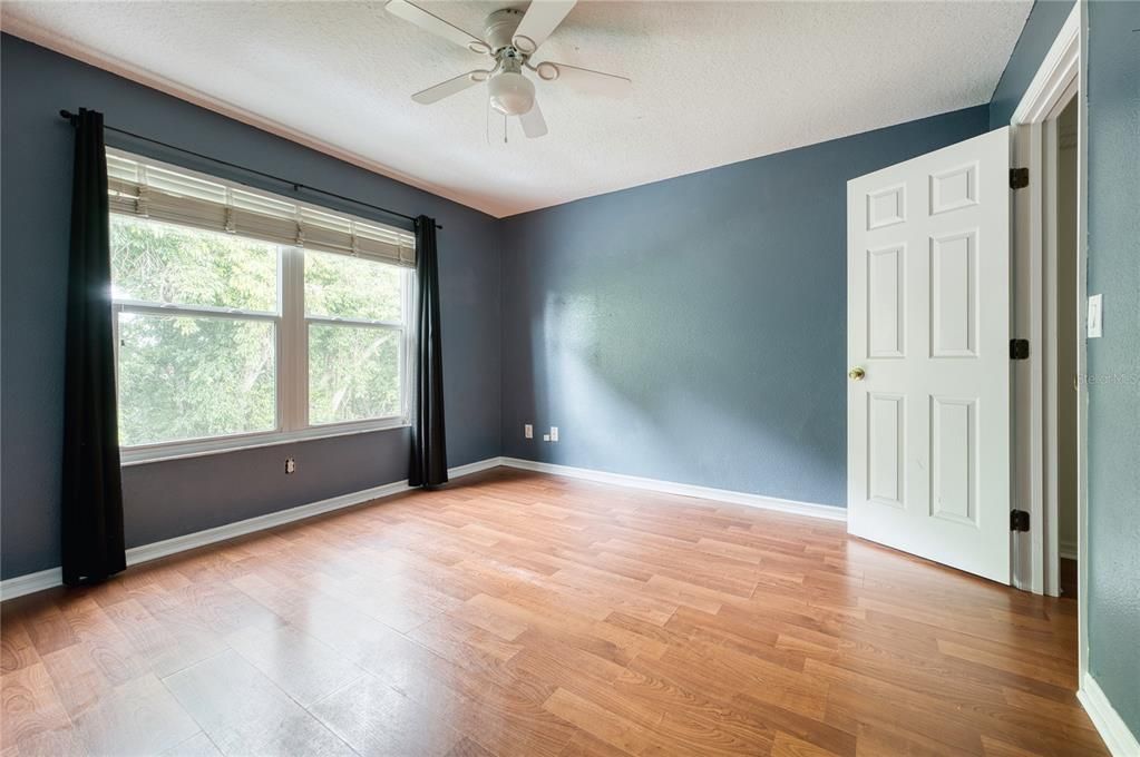For Sale: $549,000 (4 beds, 3 baths, 2868 Square Feet)