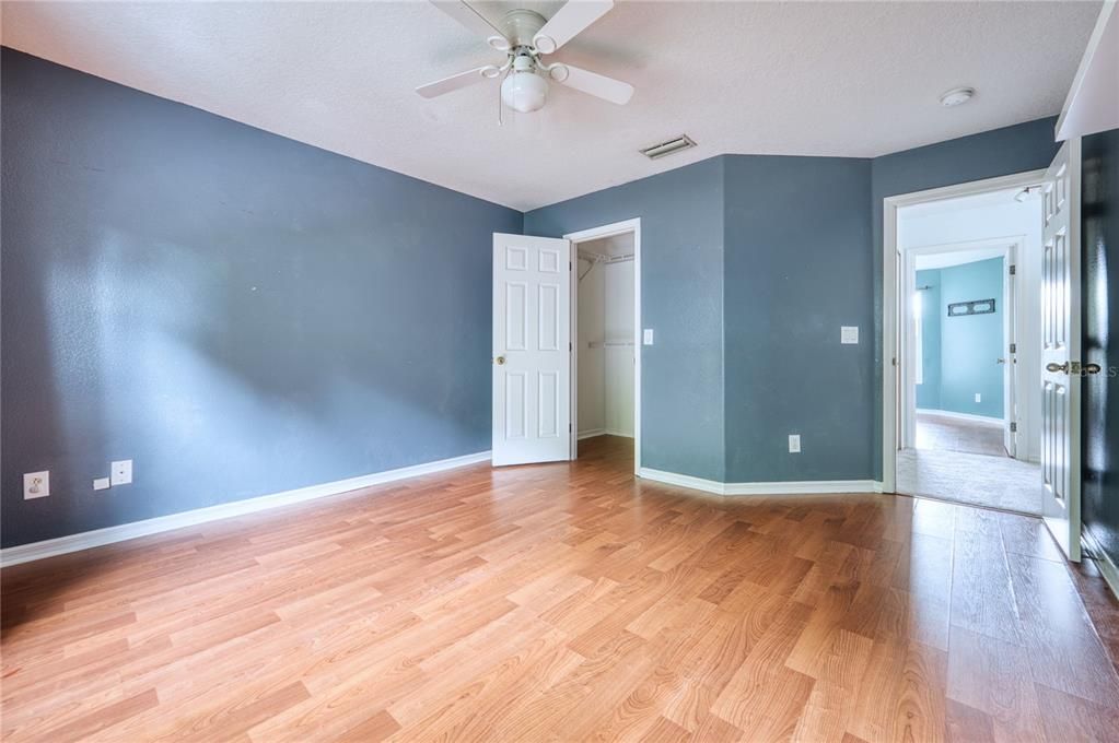 For Sale: $549,000 (4 beds, 3 baths, 2868 Square Feet)