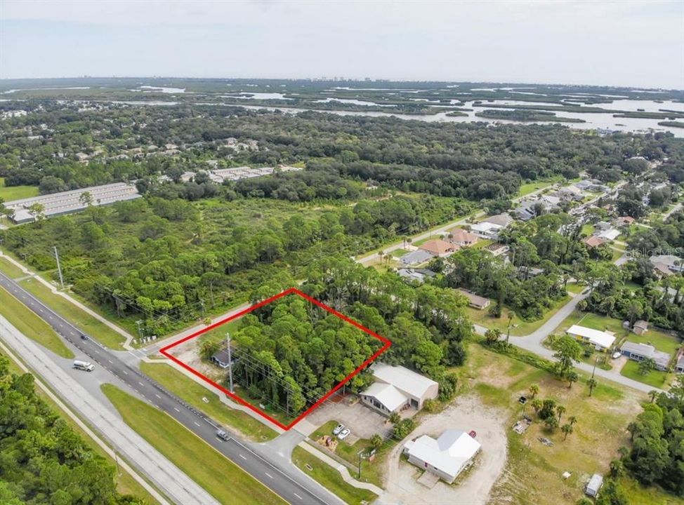 На продажу: $299,900 (0.96 acres)