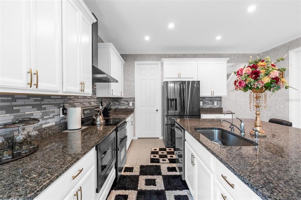 For Sale: $575,000 (4 beds, 4 baths, 2937 Square Feet)