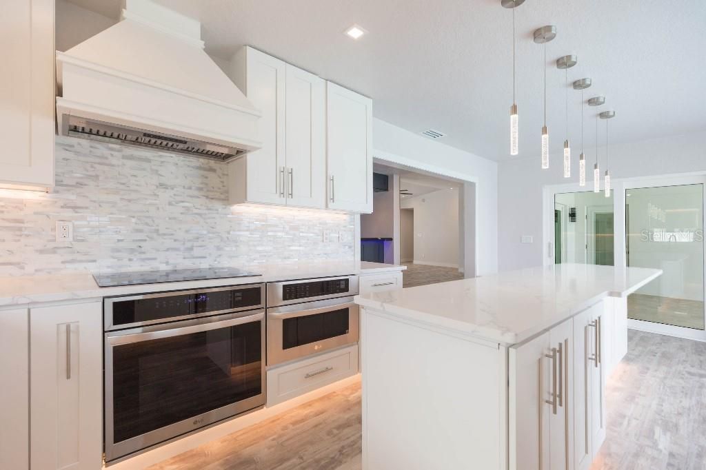 En Venta: $2,925,000 (3 camas, 3 baños, 2001 Pies cuadrados)