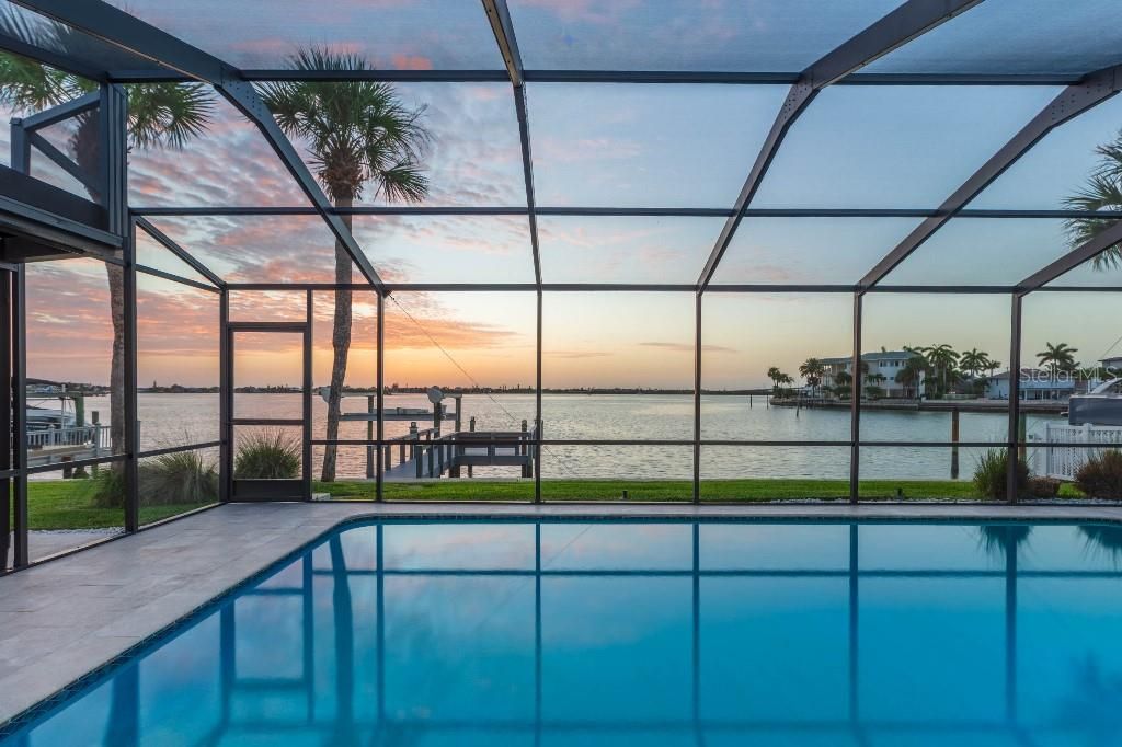 En Venta: $2,925,000 (3 camas, 3 baños, 2001 Pies cuadrados)