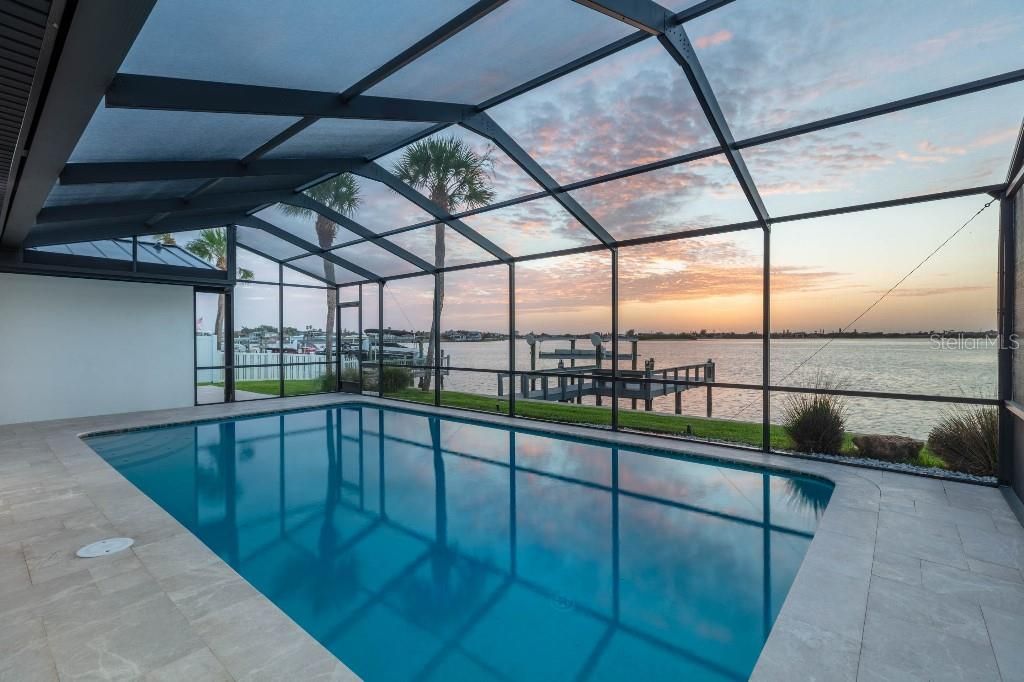 En Venta: $2,925,000 (3 camas, 3 baños, 2001 Pies cuadrados)
