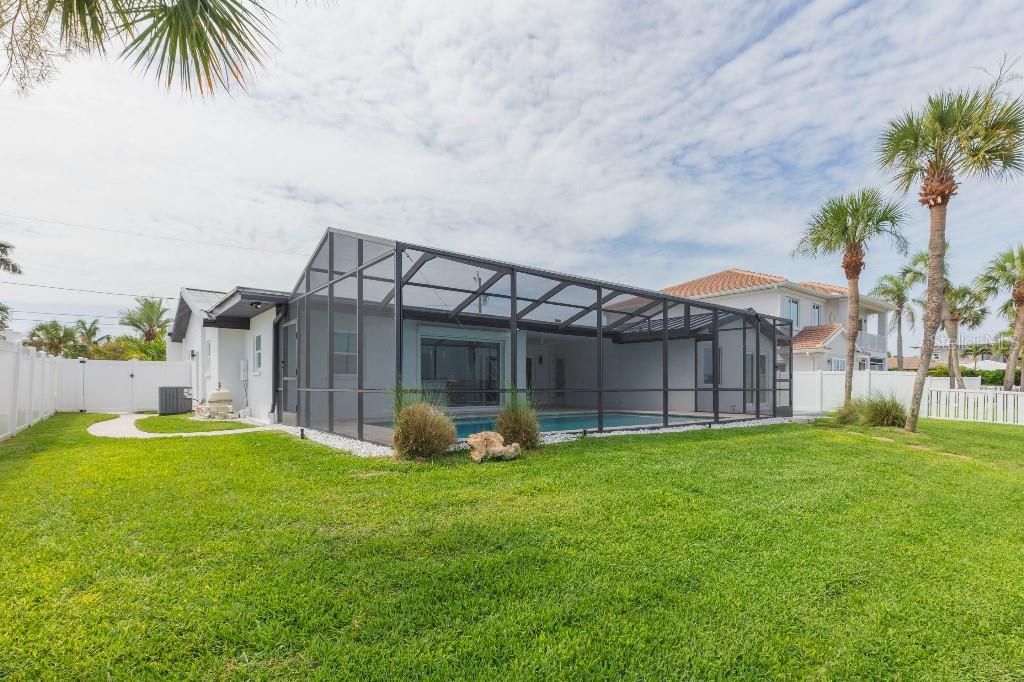 En Venta: $2,925,000 (3 camas, 3 baños, 2001 Pies cuadrados)