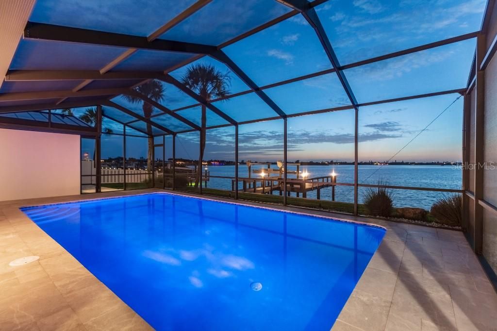 En Venta: $2,925,000 (3 camas, 3 baños, 2001 Pies cuadrados)