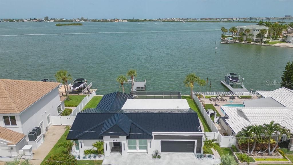 En Venta: $2,925,000 (3 camas, 3 baños, 2001 Pies cuadrados)