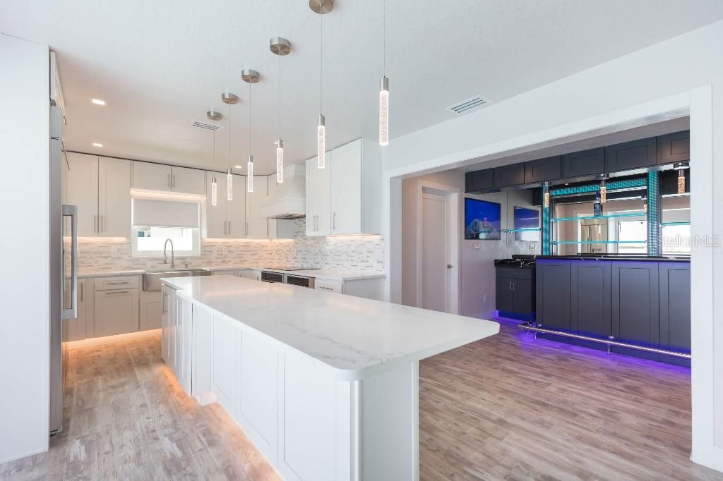 En Venta: $2,925,000 (3 camas, 3 baños, 2001 Pies cuadrados)