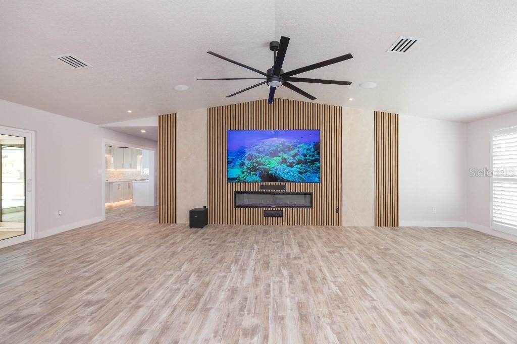 En Venta: $2,925,000 (3 camas, 3 baños, 2001 Pies cuadrados)