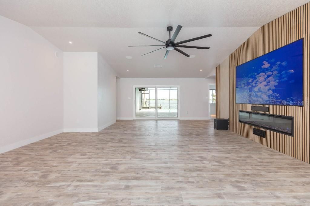 En Venta: $2,925,000 (3 camas, 3 baños, 2001 Pies cuadrados)