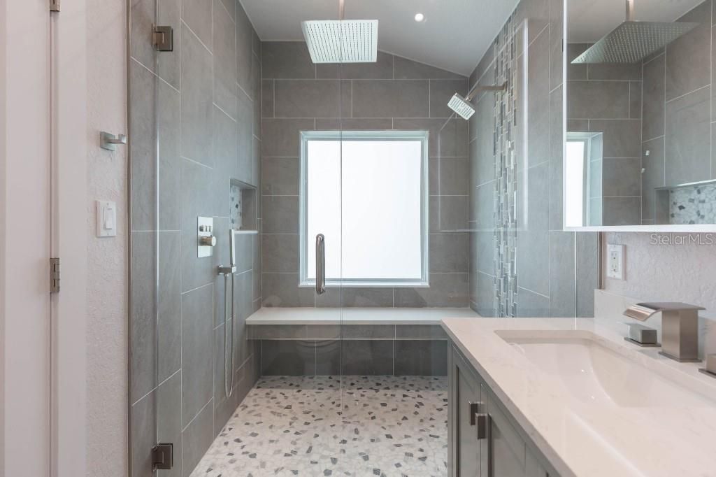En Venta: $2,925,000 (3 camas, 3 baños, 2001 Pies cuadrados)