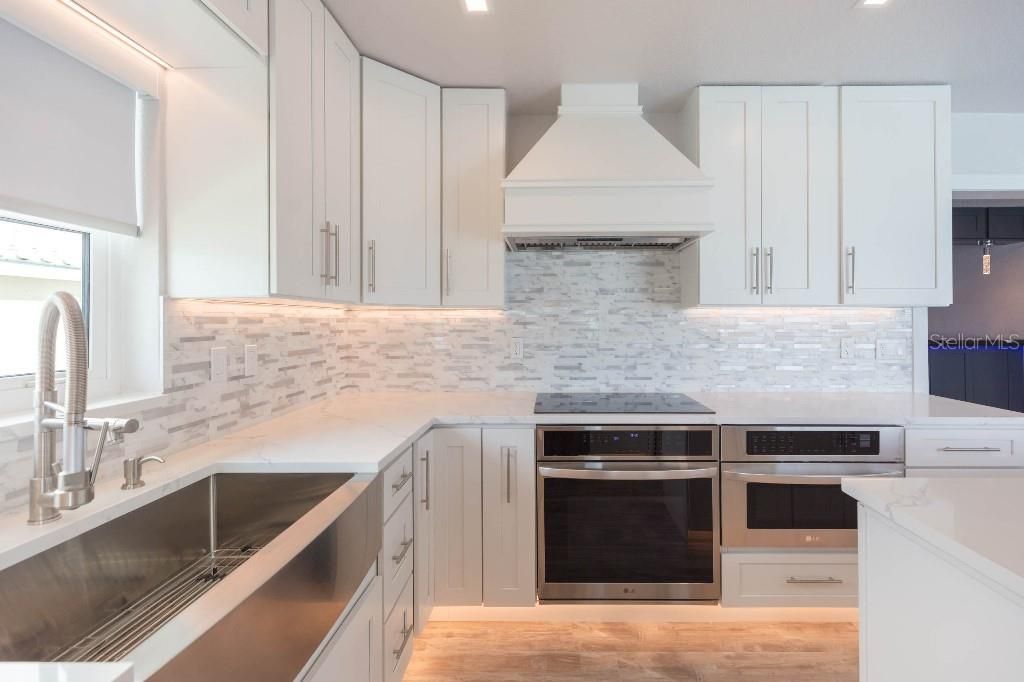En Venta: $2,925,000 (3 camas, 3 baños, 2001 Pies cuadrados)
