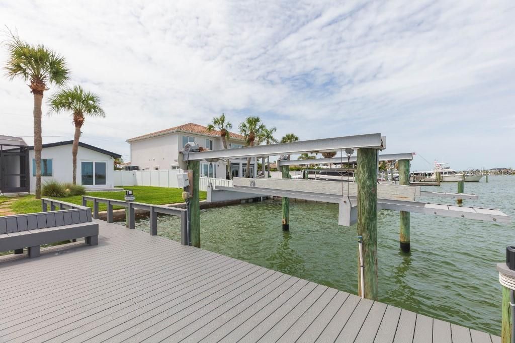 En Venta: $2,925,000 (3 camas, 3 baños, 2001 Pies cuadrados)