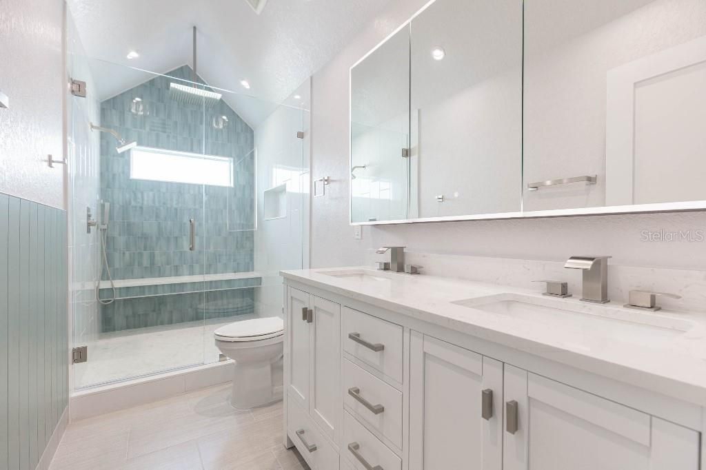 En Venta: $2,925,000 (3 camas, 3 baños, 2001 Pies cuadrados)
