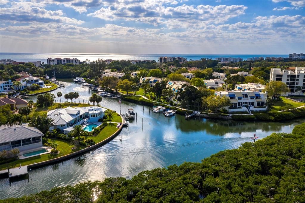 For Sale: $1,195,000 (3 beds, 3 baths, 2135 Square Feet)