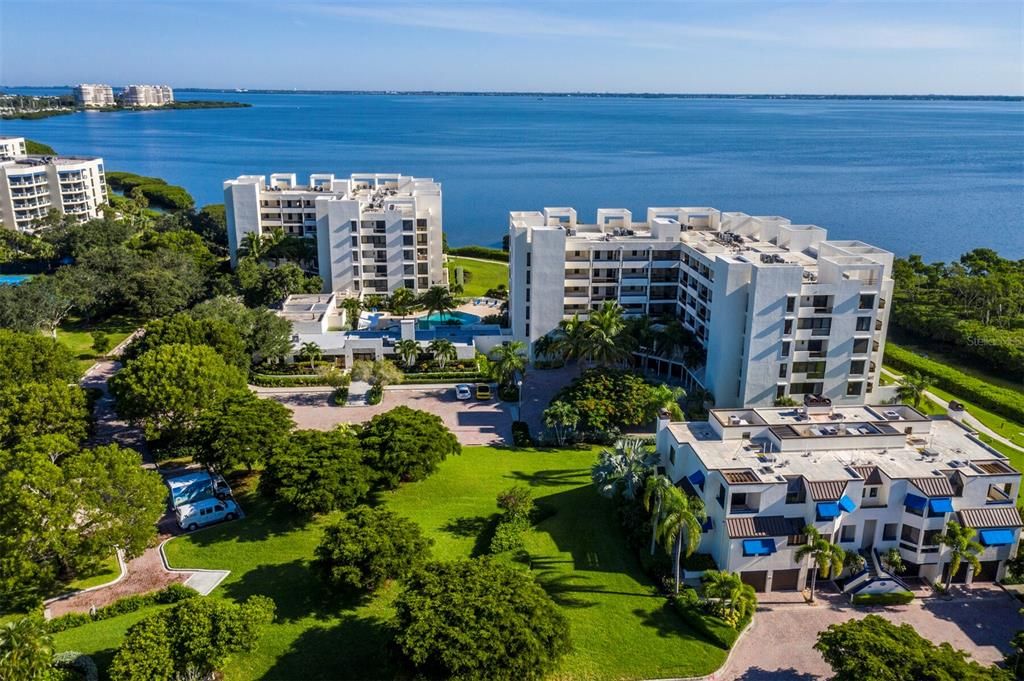 For Sale: $1,195,000 (3 beds, 3 baths, 2135 Square Feet)